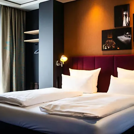 Motel One Stuttgart-Mitte-3
